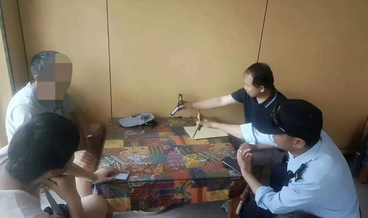 外地游客袁某将宠物犬带入洱海湖区,并使用清洁剂清洗,被依法查处 插图